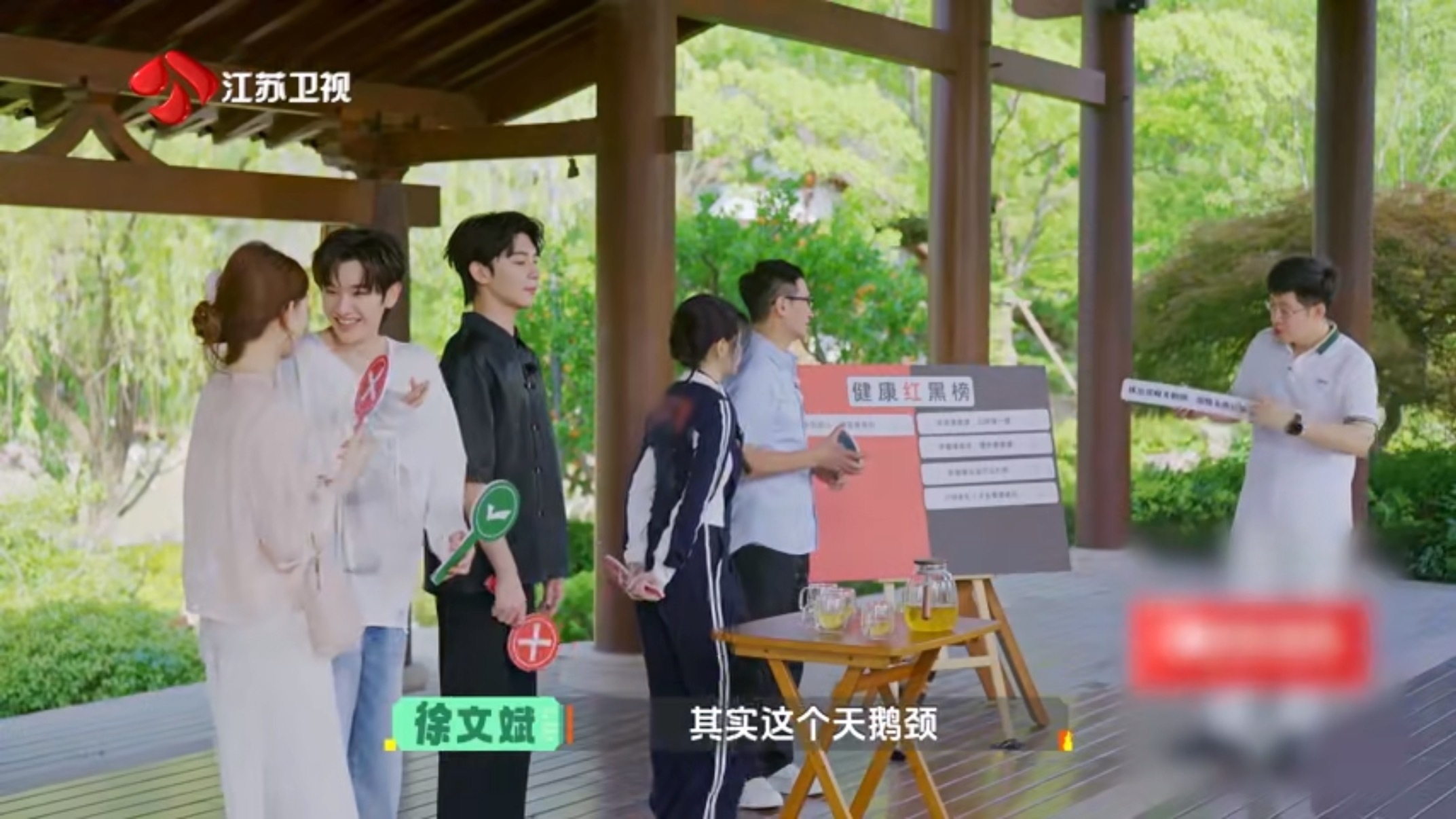 📎认清网红套路陷阱！直角肩天鹅颈并非完美体态，暗藏颈椎肩胛损伤，科学养护肩颈直