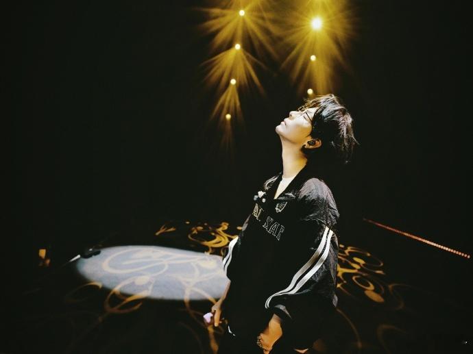 胡夏广州演唱会 胡夏广州演唱会的歌单，既有熟悉的 “老朋友”，又有陌生的 “新朋