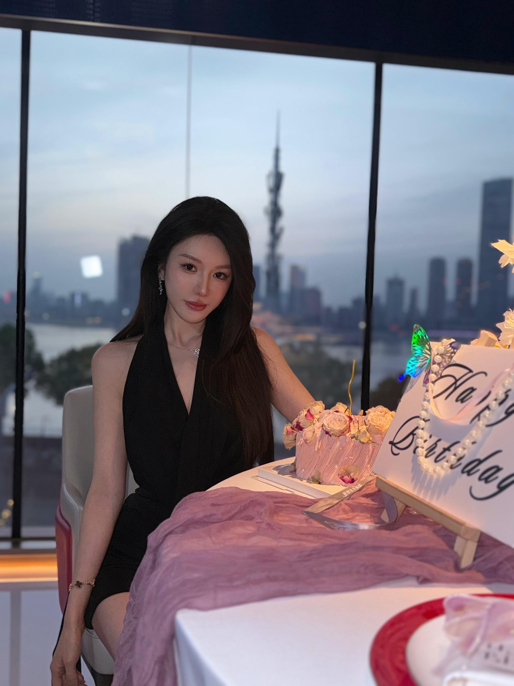 陌生人祝我生日快乐吧。一岁一礼