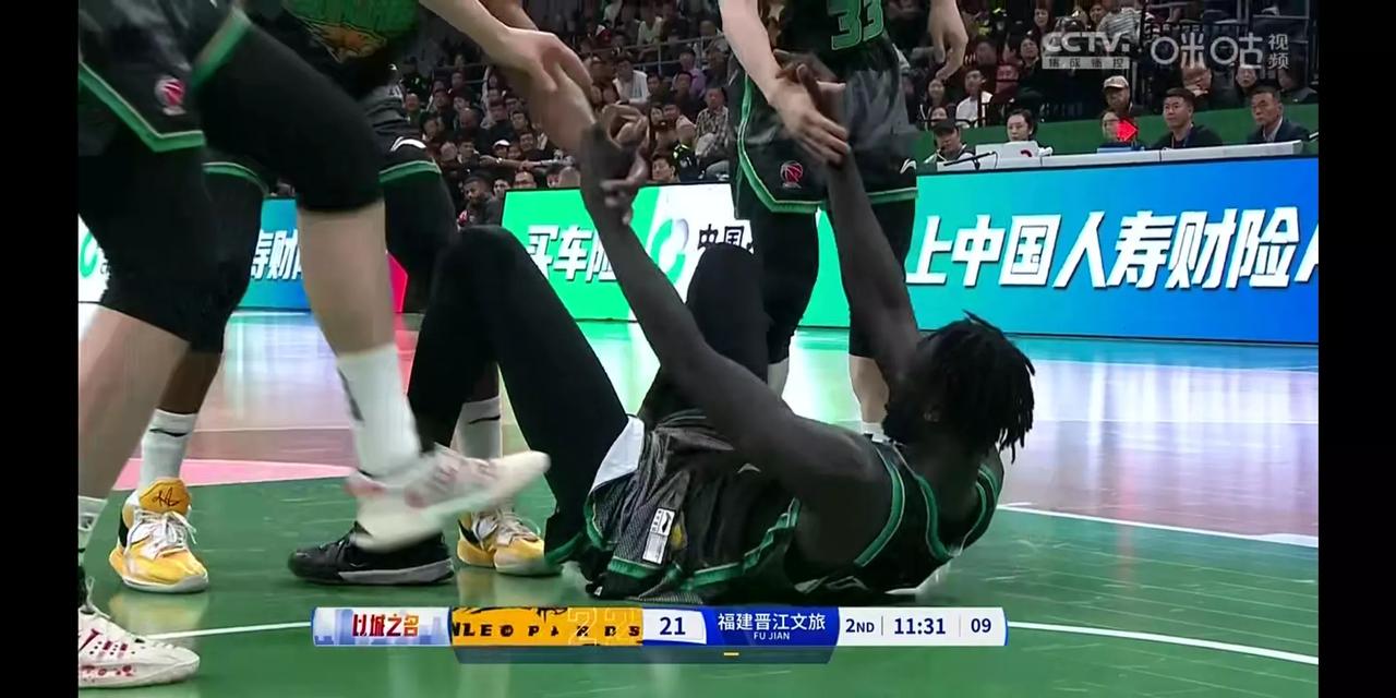 相信昨晚通过辽宁大胜福建的比赛！让那些质疑阿丘尔软的人！这也包括我本人！悬着的心