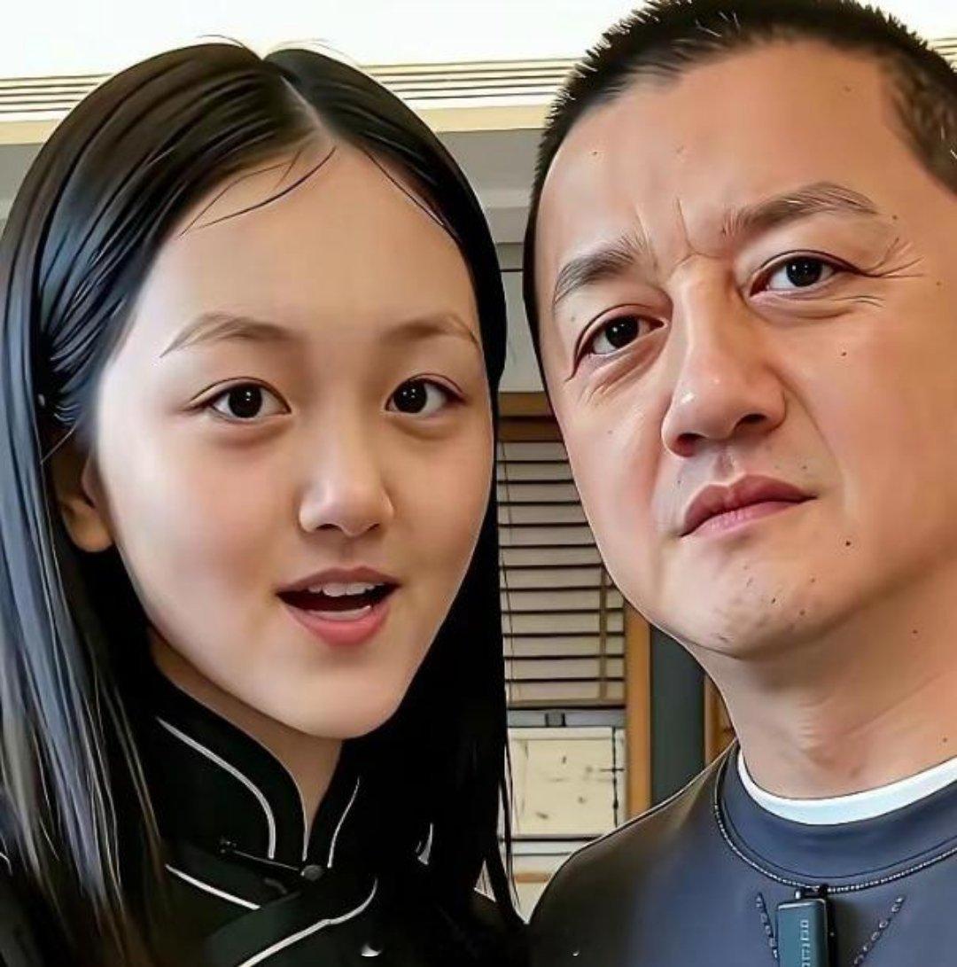 李嫣女大十八变，越变越好看兔唇经过多次的手术，现在已经完全看不出来以前的样子，修