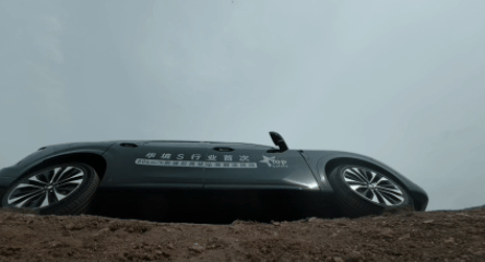 华境S挑战行业首次高速碰撞坠落翻滚成功 华境S遭高速侧碰后坠落高坡大V聊车 华境