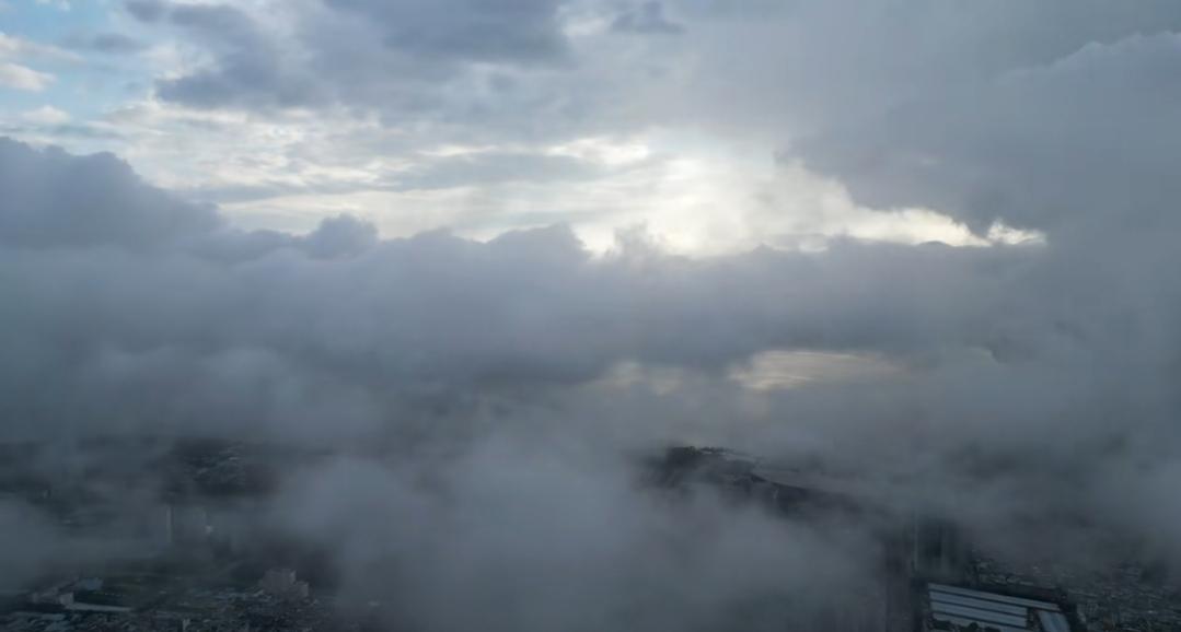 雨后，洱海日出
分享一组大理美景图片