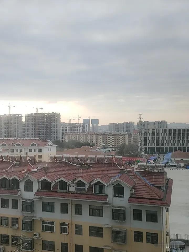 对于是否会因日本涉台言论拒绝赴日，我肯定会。台湾是中国领土不可分割的一部分，日本