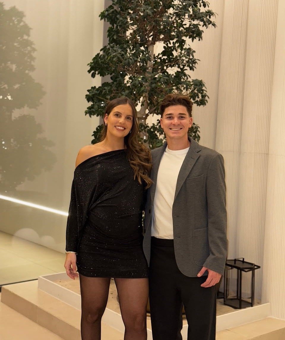 🕷阿尔瓦雷斯和艾米莉亚的圣诞节🎄当然还有泰山😁阿尔瓦雷斯关注阿根廷球员