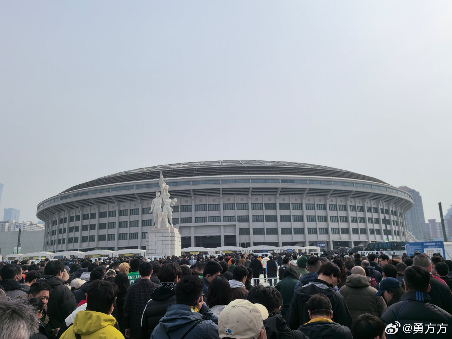 北京国安vs上海申花 人真多啊！ 