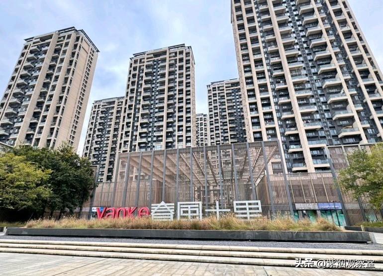 广州增城万科十里春风大户型复式房产持有亏损完整测算
 
本次测算针对2020年3
