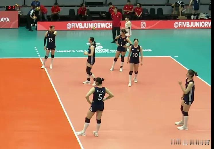 【U21女排世锦赛中国-墨西哥】
中国女排休战一天后，今日迎战小组赛倒数第二个对