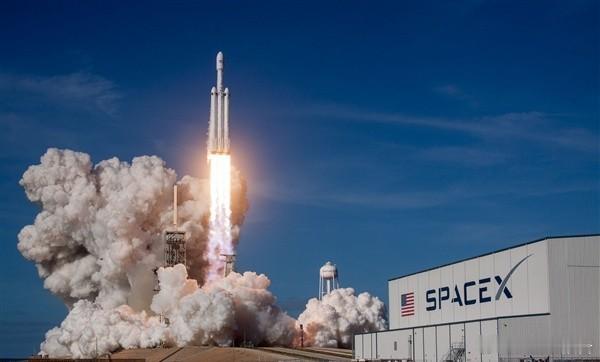 SpaceX确定创史上最大IPOSpaceX完成史上最大IPO，募资750亿美元