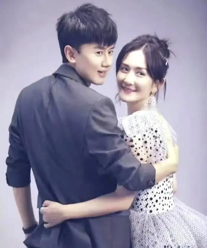 谢娜跳舞，张杰被骂
 
当晚弹幕刷屏：别带她。三分钟后，张杰把话筒递给谢娜，两人