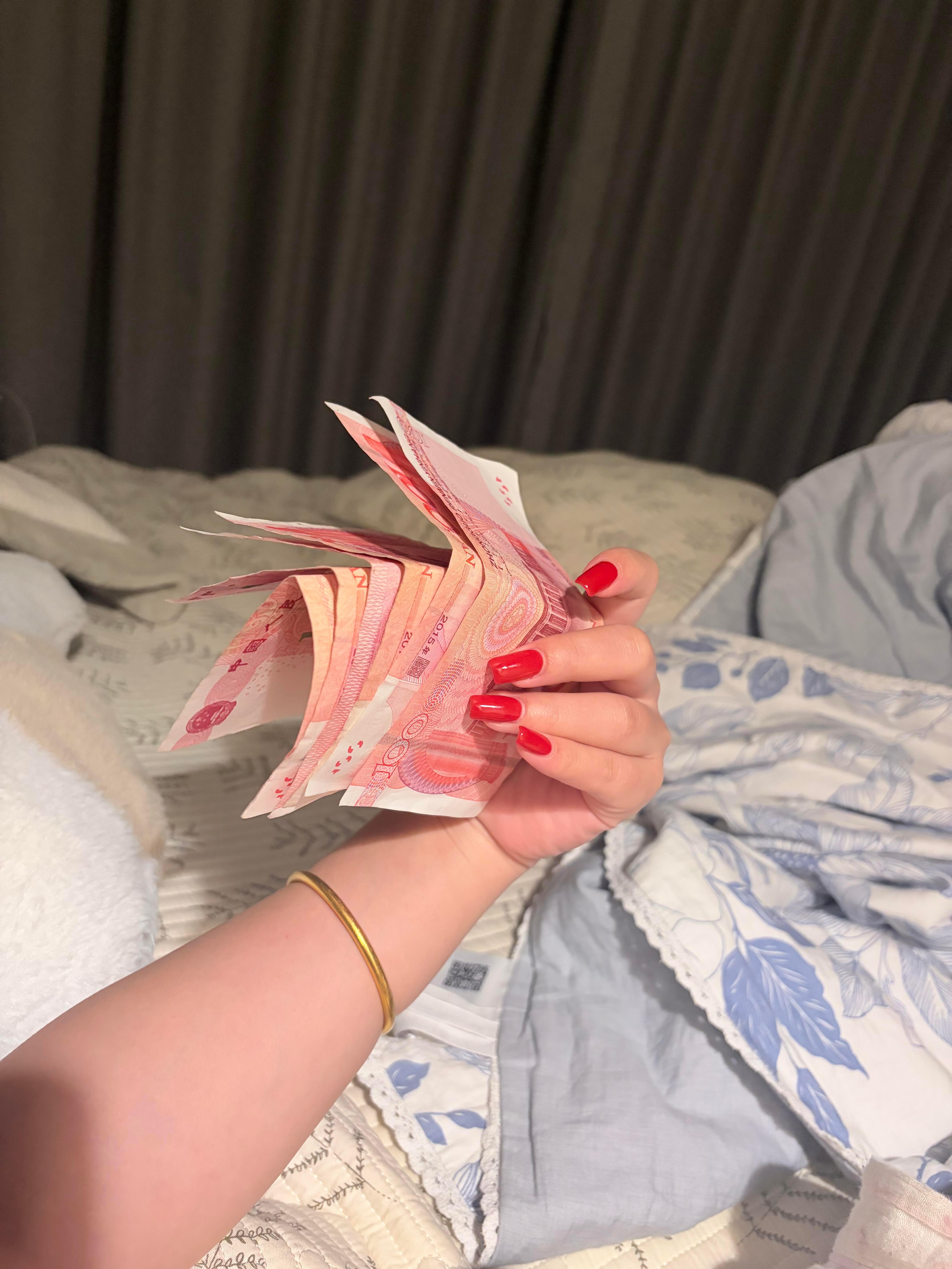 中年又何妨,这个年龄刚刚好,有点阅历,了解自己也了解他人,懂得感恩,清楚取舍,享