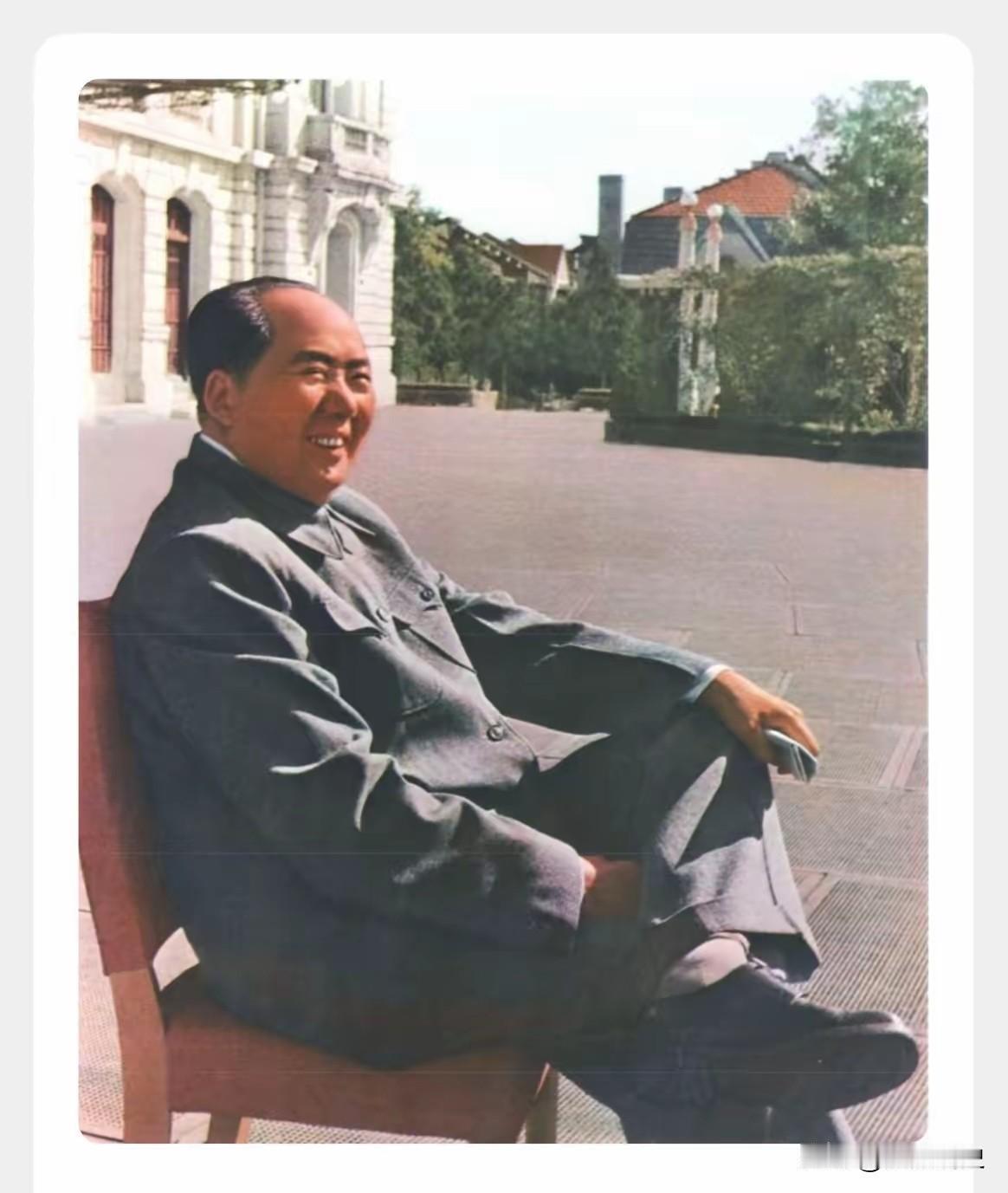 纵观毛主席的一生，枪林弹雨、敌军围剿、外部强敌打压、经济技术封锁，这些明面上的艰