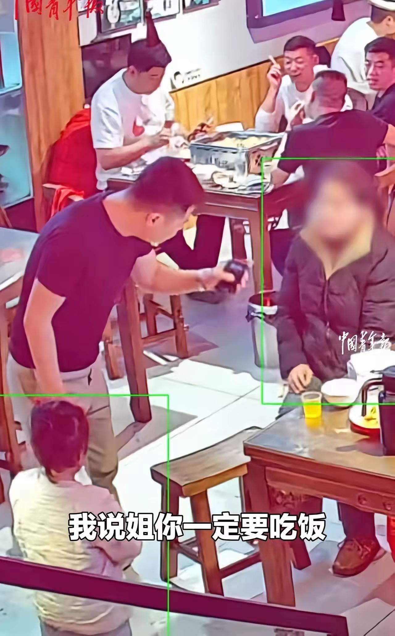 “我身上没钱了，只求孩子吃饱！”临沂母女进店求助，老板一个举动让全网泪崩：这才是