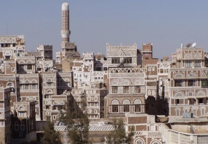 也门这事儿直接给大家伙看愣了，昨天胡塞武装直接突袭了联合国员工在萨那的几处宿舍，