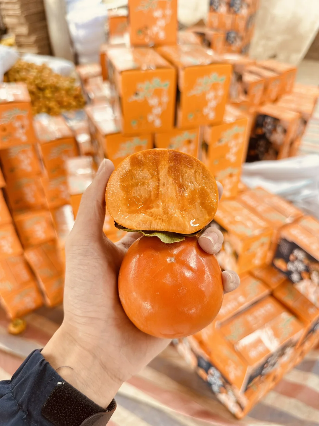 个位数一箱的脆柿，再不吃就下架了哦
