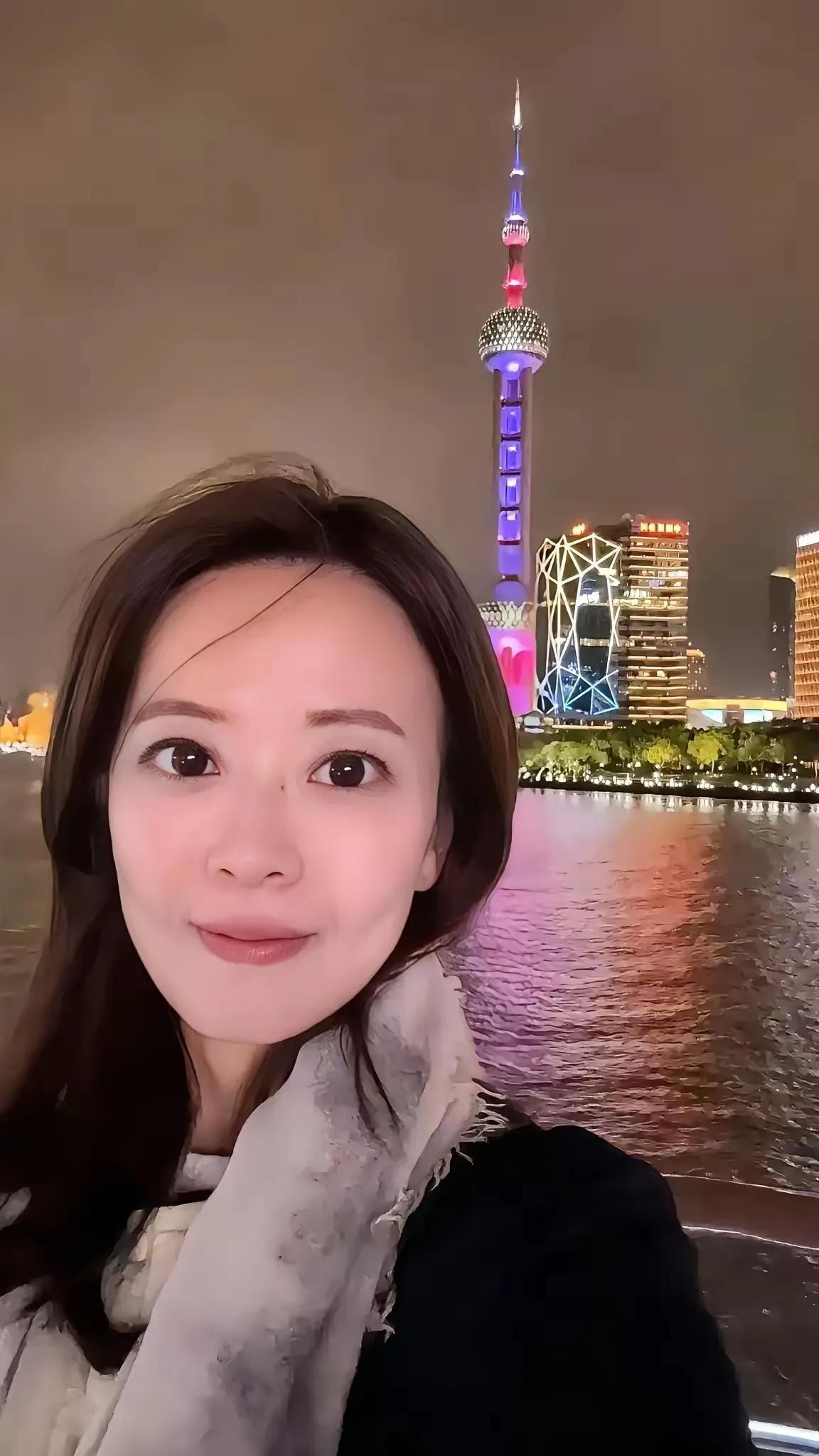 4月8日晚，正随团访陆的国民党发言人江怡臻在社交平台发文称：这是我第一次到上海。