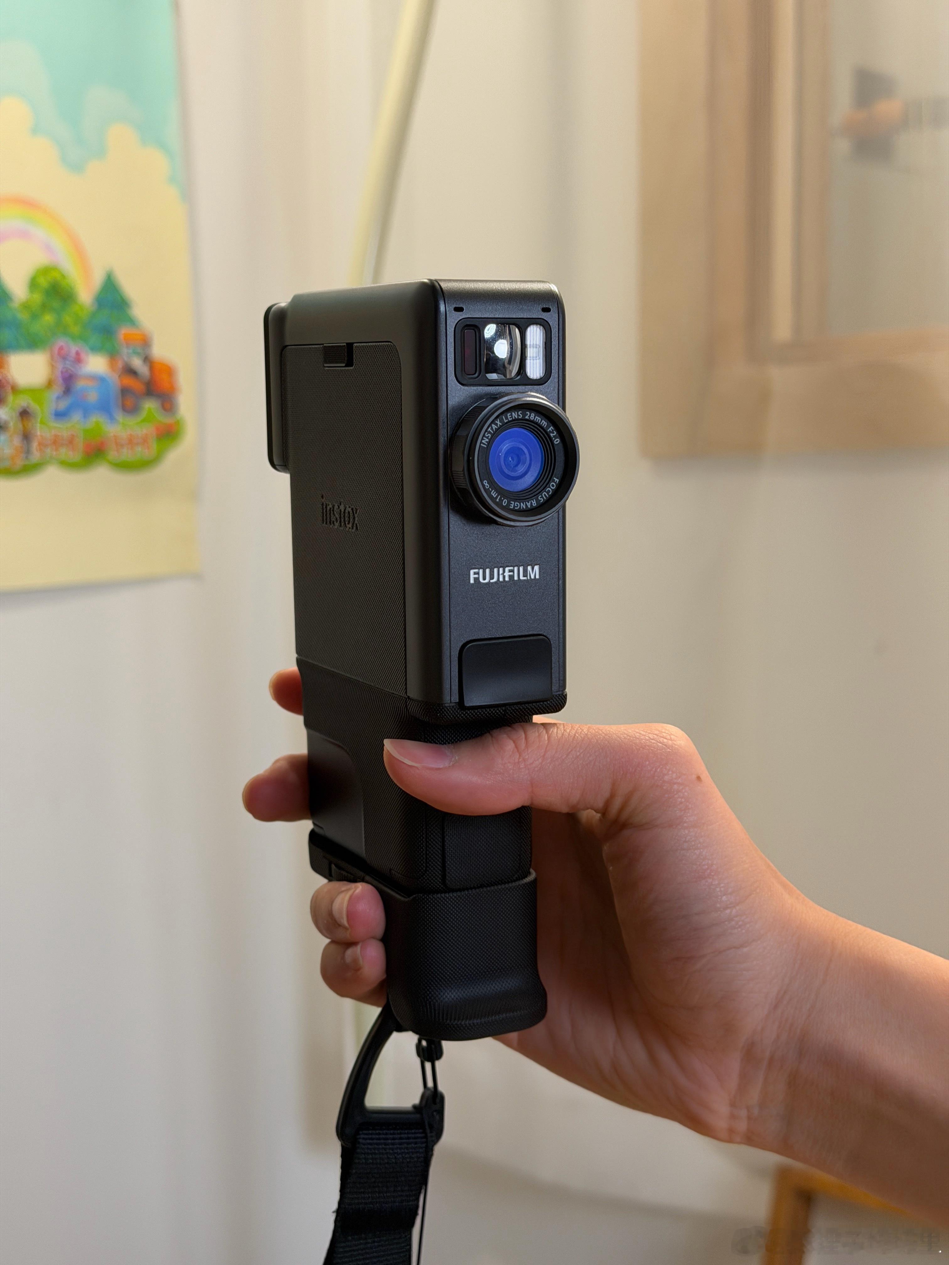 新玩具到手其实是个拍立得！乍一看感觉像是测温枪 