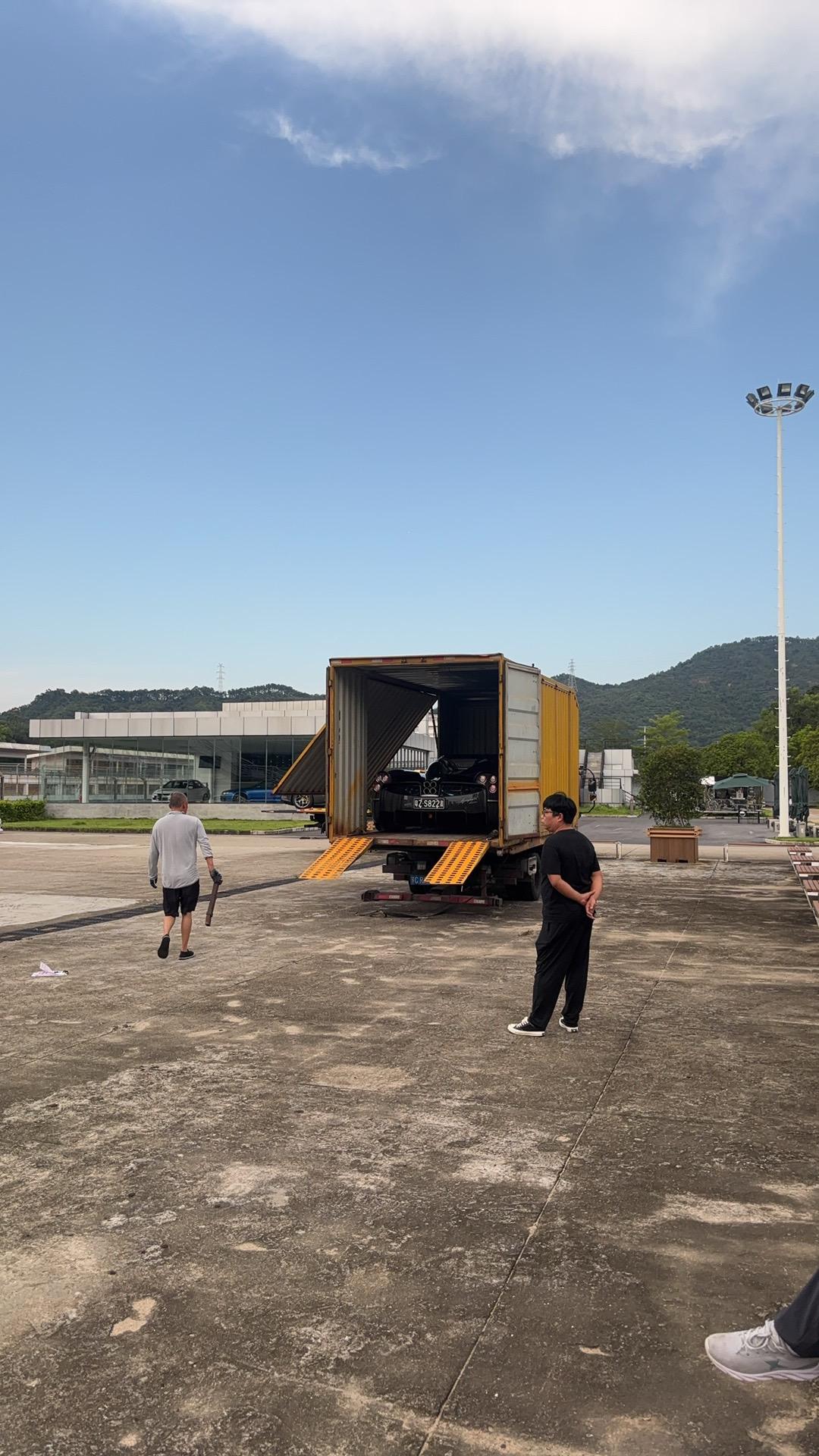 鲁大魔的帕加尼提前到位厂GT