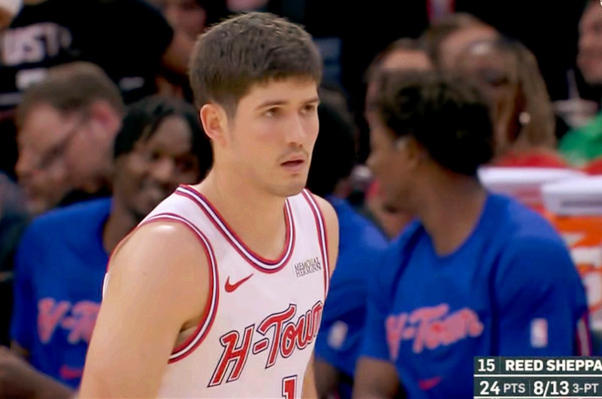 生涯新高！火箭新星谢泼德轰进第8记三分
北京时间4月2日，火箭与雄鹿的比赛来到末