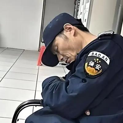 “毫无人性！连正常生理需求都不放过！”2022年，广东清远，60岁大爷做保安三年