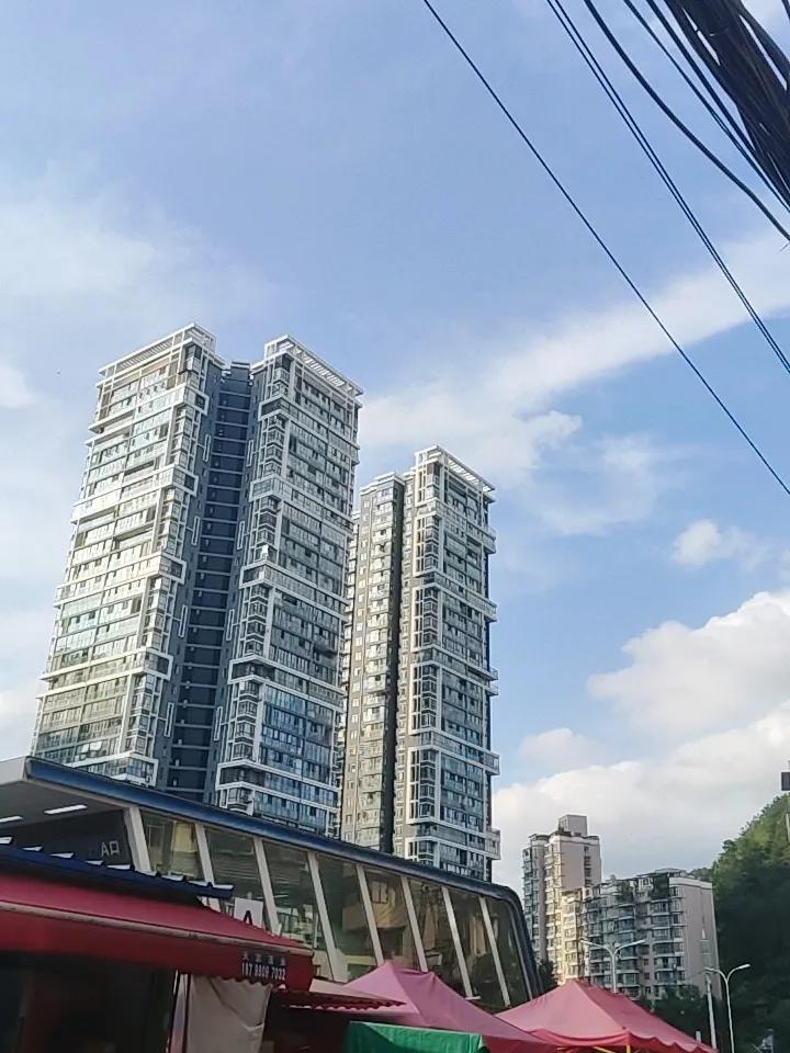 现在的A股市场，只要推出新的政策规则，基本都是在为机构服务的，从指数调整，到做市