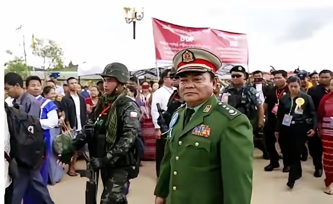不把这小子的部队打掉，泰国方面永不得安宁，希望缅甸当局允许中泰缅三方组成联合军事