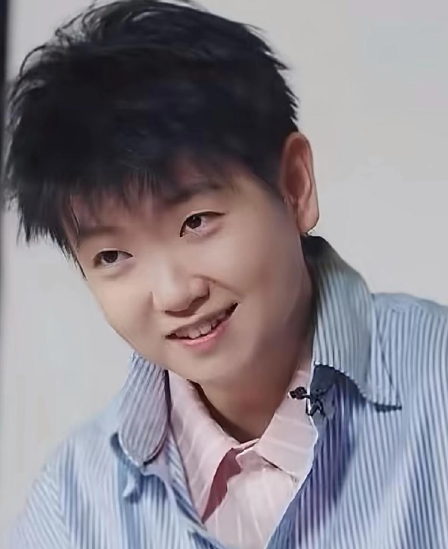 让那些人羡慕去吧，在商业价值这块儿，姐姐们从来不会让莎莎输，不，不止姐姐们，还有