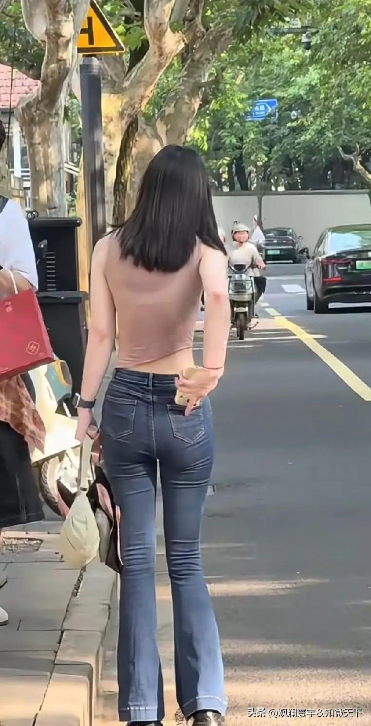 生活不必事事追求圆满。缺憾本就是人生常态。与其纠结微小遗憾，不如珍惜当下拥有，带