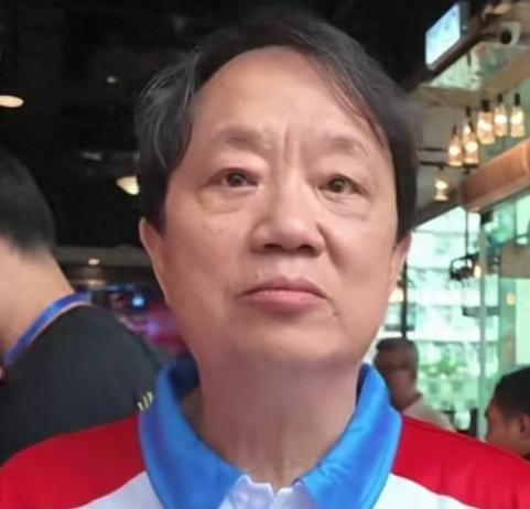 张雪机车杀疯了！德比斯刚拿冠军，张雪机车香港总代理就发声，订单排到11月被迫停单