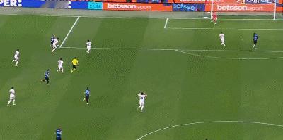 国际米兰3比0卡利亚里2025/26赛季意甲第33轮，国际米兰在梅阿查球场迎战卡