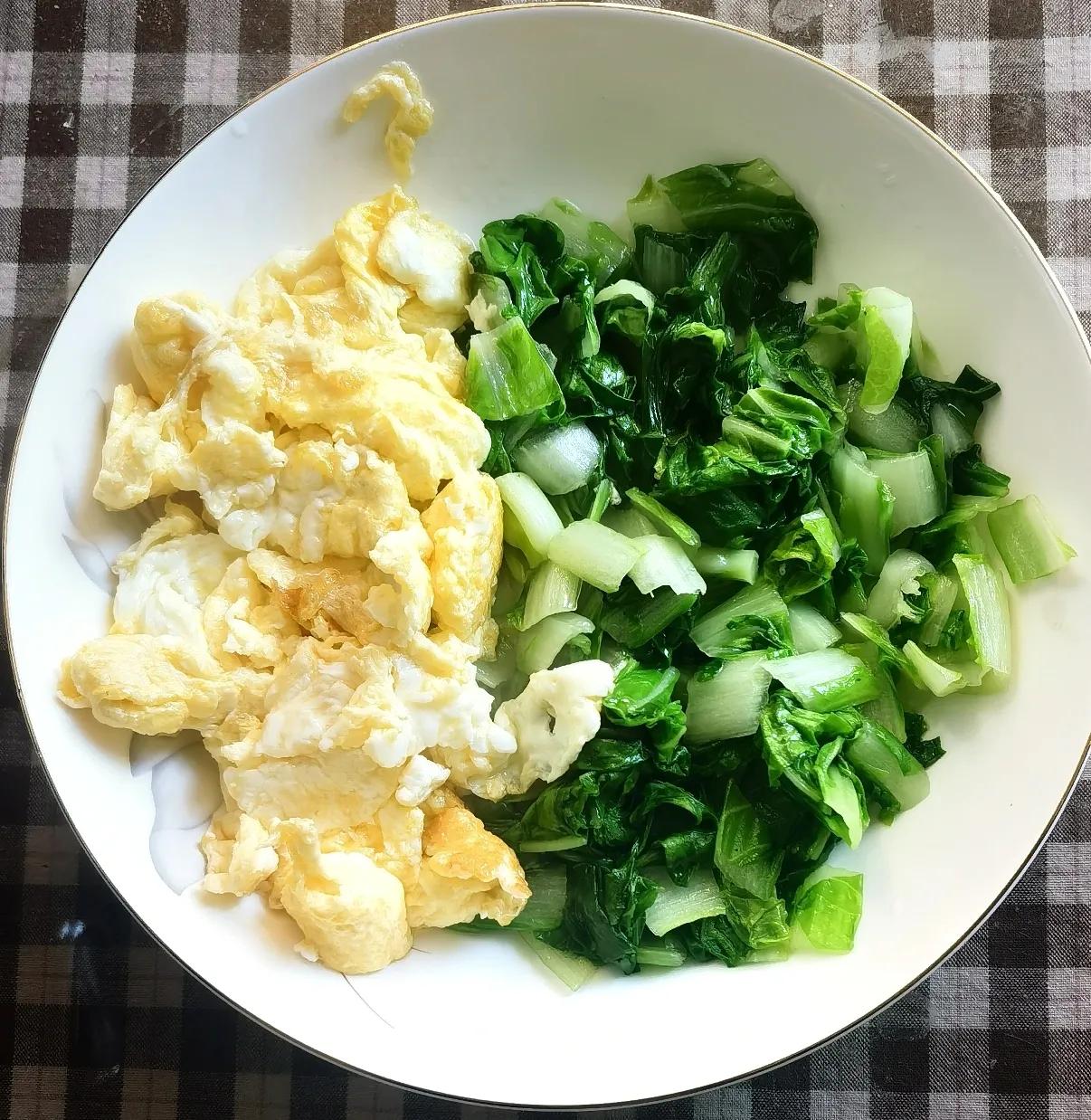 吃过午饭老公要去理发，我劝他龙抬头那天再去。他问：“为啥啊？”我回他：“你不知道