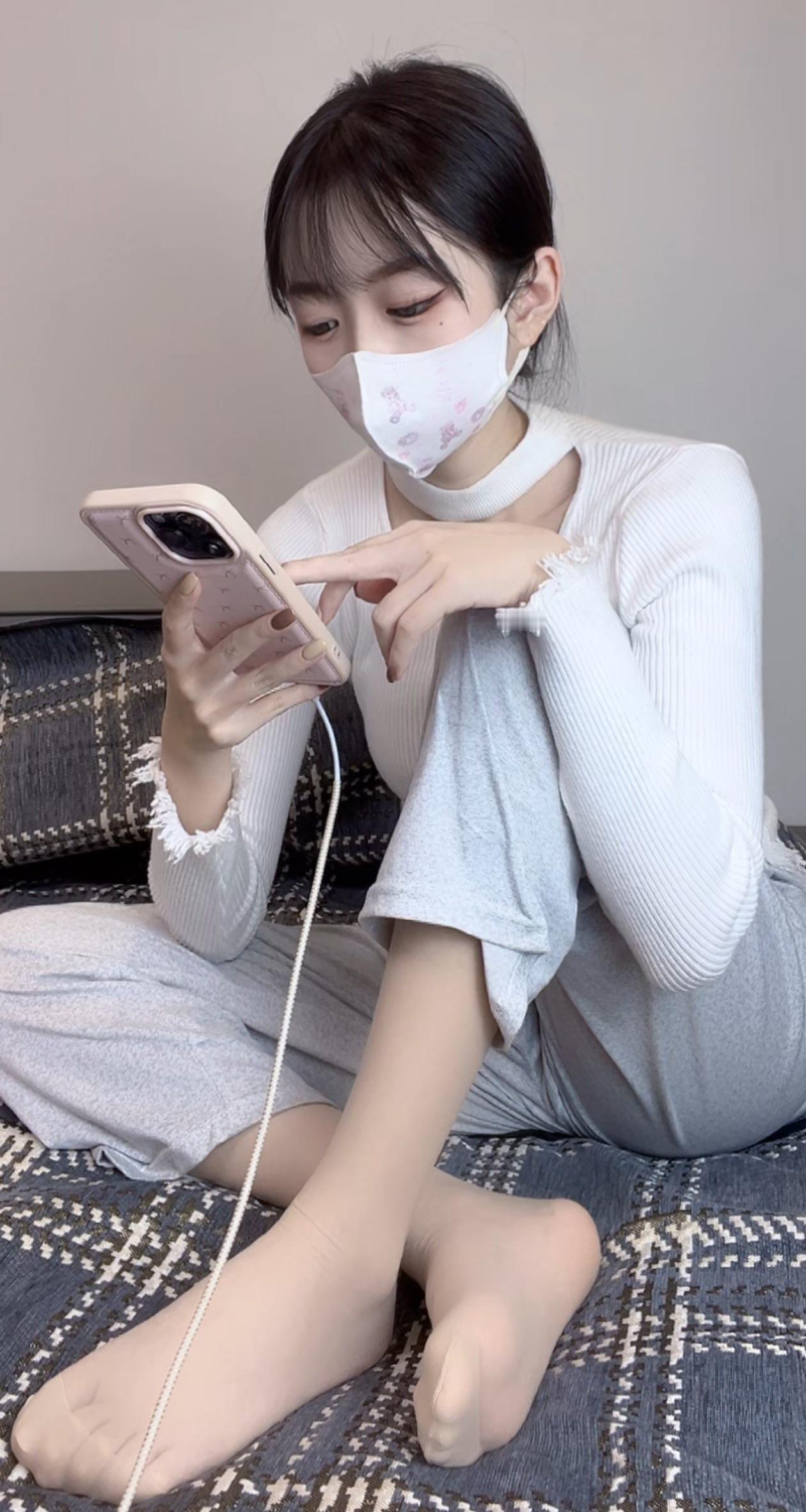 肉丝脚脚爱吃点杨桃 