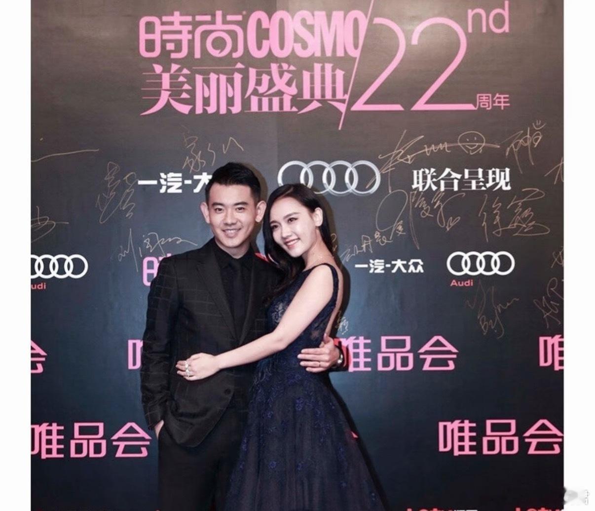李响8年3次求婚孙骁骁未果李响娶了圈外人，孙骁骁嫁给了任重，分手八百年了，又拉出