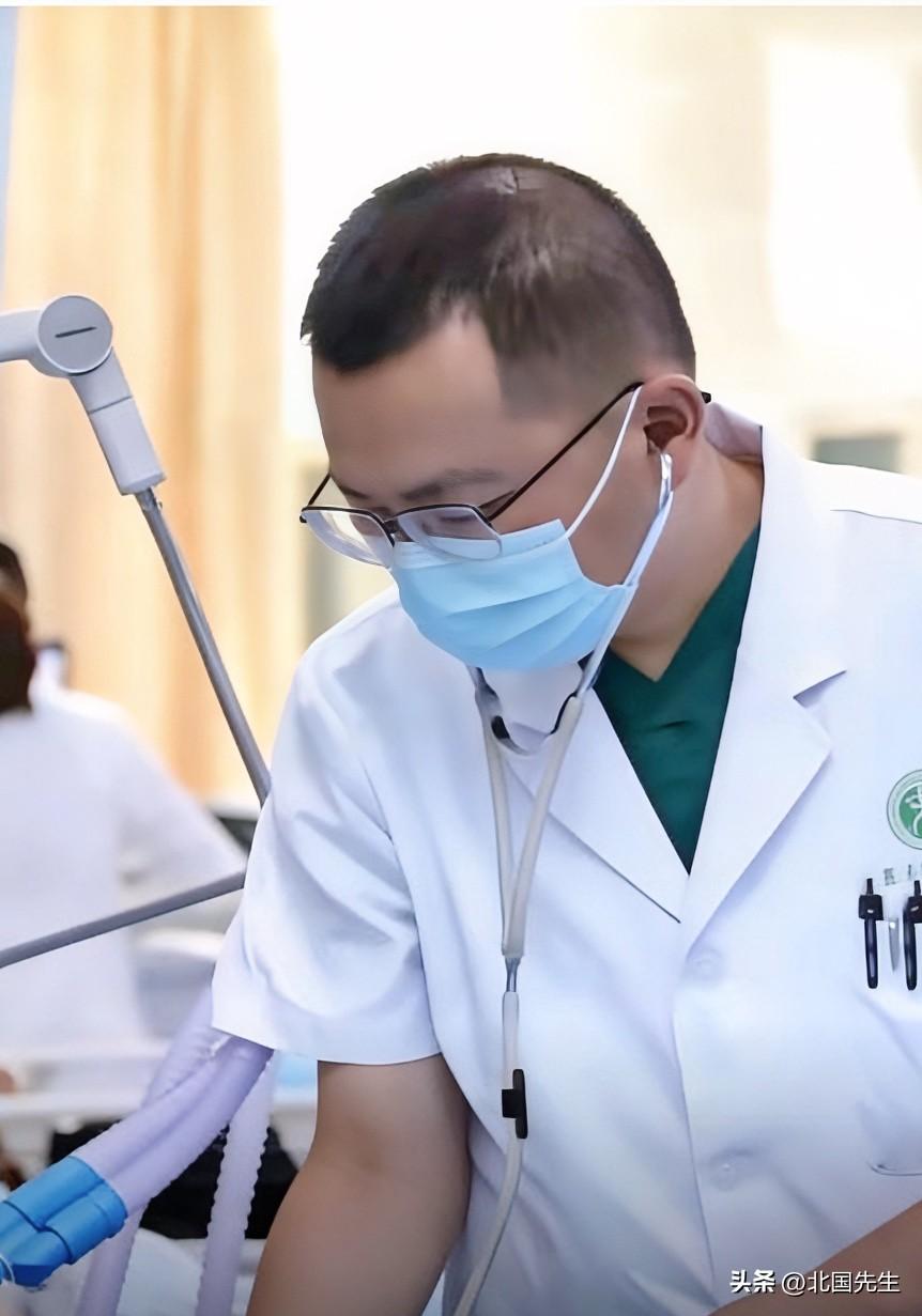 那个至死都不知道自己得了肺癌的病人，到底是温柔还是残忍？

癌晚期的老人躺在抢救