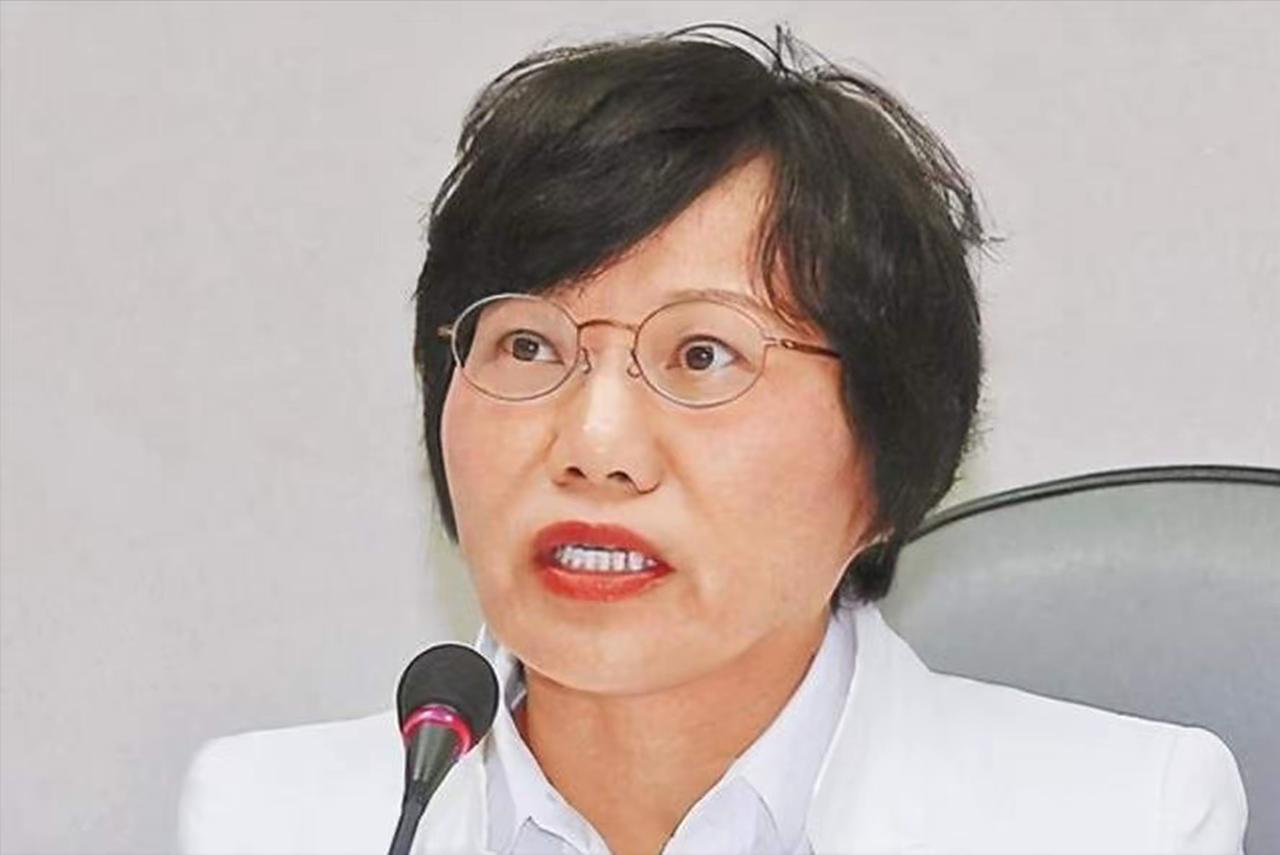 国台办重磅出手严惩！台官员刘世芳三宗罪曝光，一边喊“切割”一边在大陆捞钱
 
2