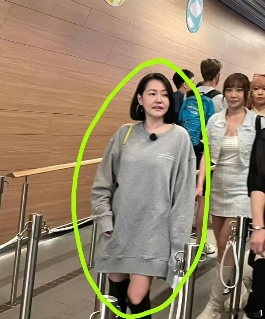 小S韩国被偶遇状态令人担忧家人们，谁懂啊！小S在韩国被偶遇，状态差到粉丝都不敢求