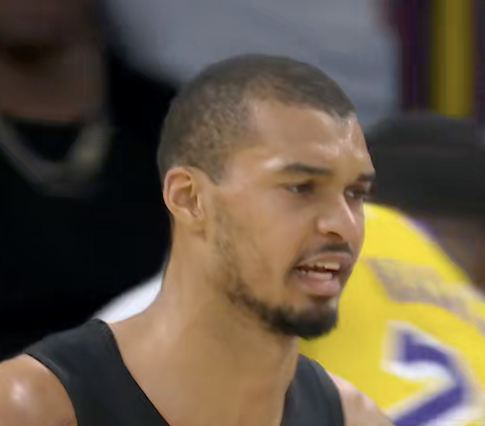 今天的文班亚马：20投13中 三分球6中4 罚球12中1040分12篮板2助攻2