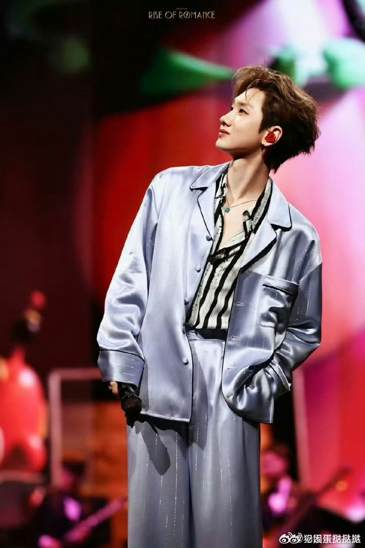 汪苏泷你没按格式 笑疯了！罗曼城小灵通违规提问，汪苏泷秒回“没格式886”，活人