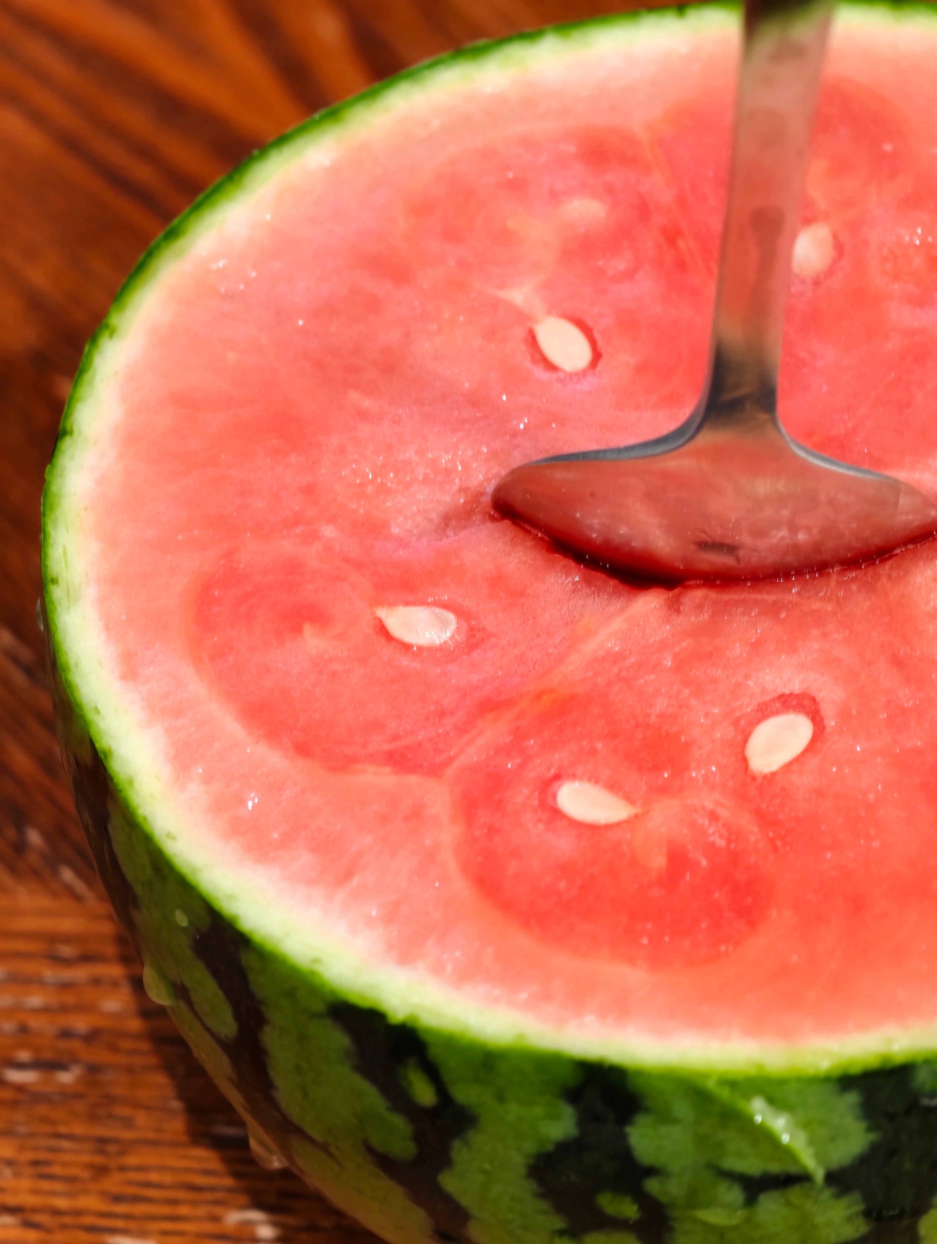 吃到一个报恩瓜皮薄到离谱因为到夏天了吗