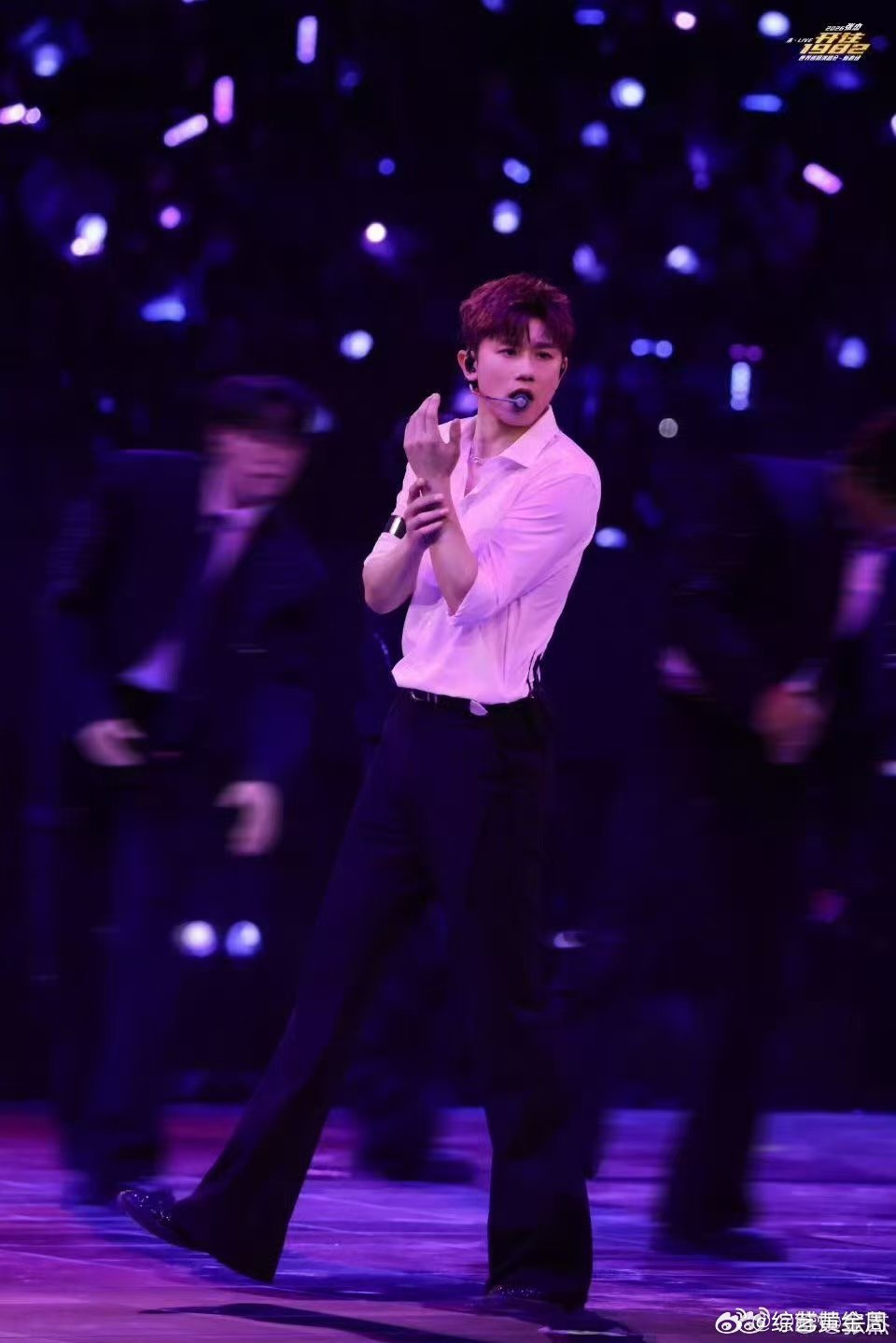 张杰回应 张杰发文澄清感情争议，态度坦诚体面，强调与谢娜相恋时处于单身状态，今后