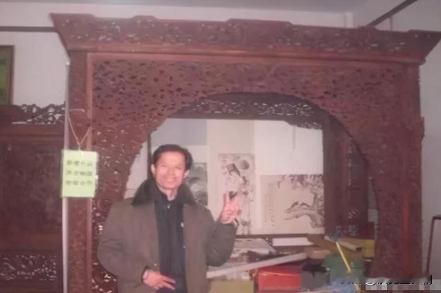 “给我5个亿，我就交！”福建一男子花费2000万收藏了一架龙床，可专家参观时却说