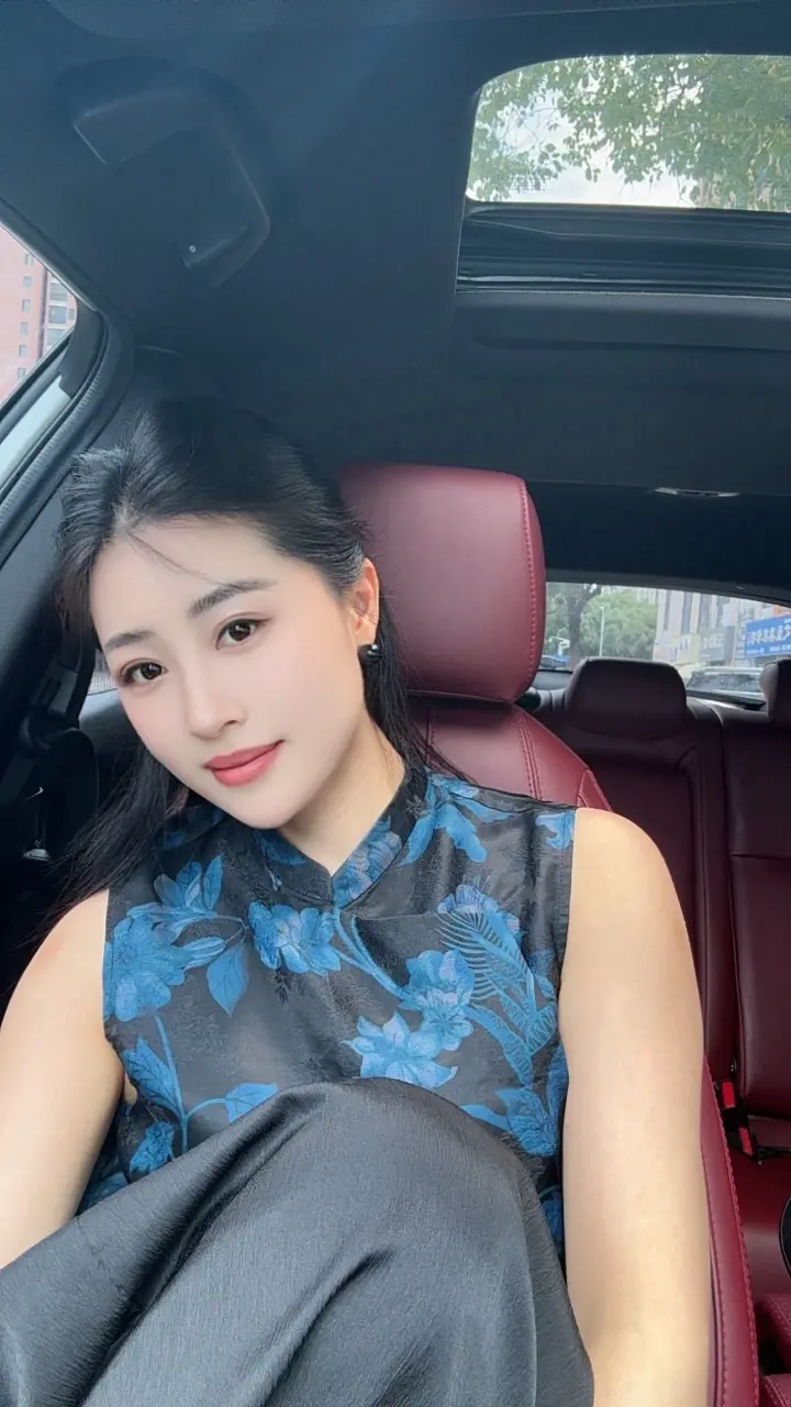 这世间总是事事值得，事事也遗憾，一辈子很短，短到来不及细算，蓦然回首...