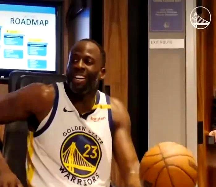 追梦格林谈到他与勇士的未来，并且透露有可能会分手，他依然想留在勇士队。
    