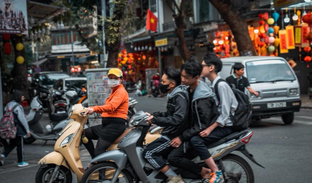 海关总署2026年一季度数据给出答案，化肥出口同比增长37.2%，电摩出口同比激