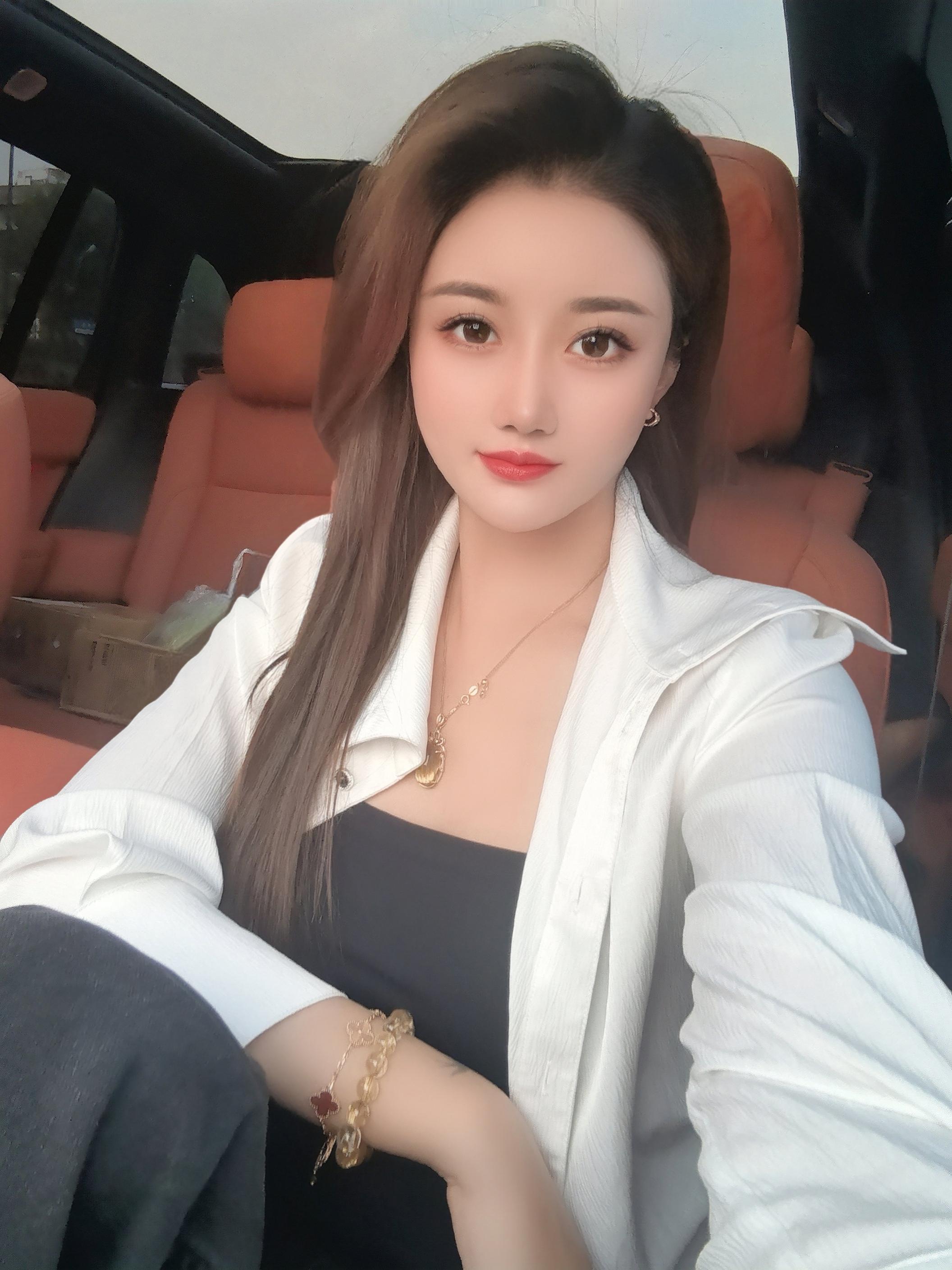 “卷也好，躺也好，只要不被大风吹倒就好”