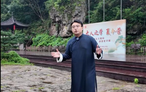 简直触目惊心、颠覆认知！

曾被央视曝光、坐过牢的传销头目，出狱后精心包装人设，