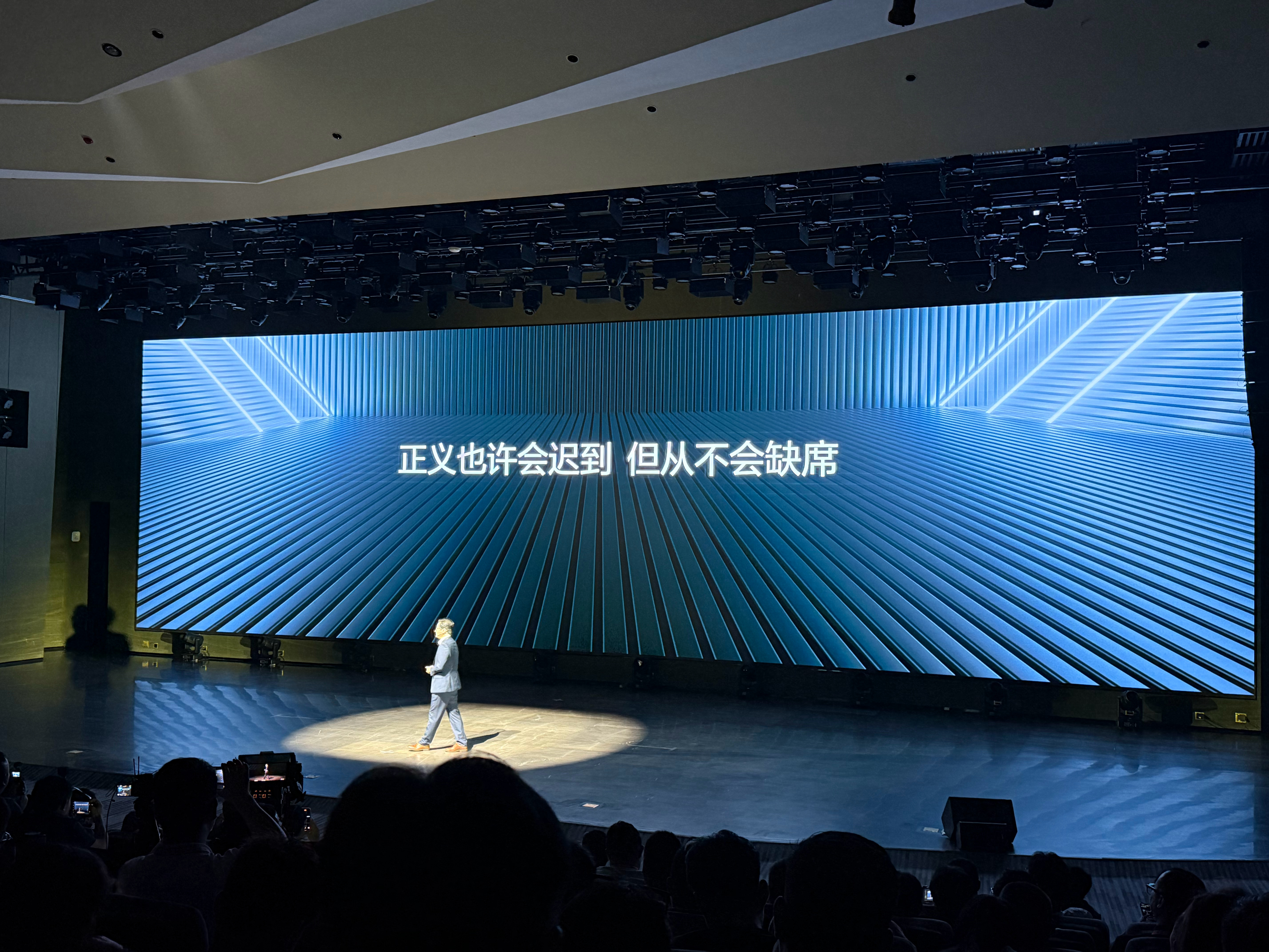 比亚迪李云飞：姚18、王悟空、徐里里等50多名黑媒都在走法律程序能够被公开点名的