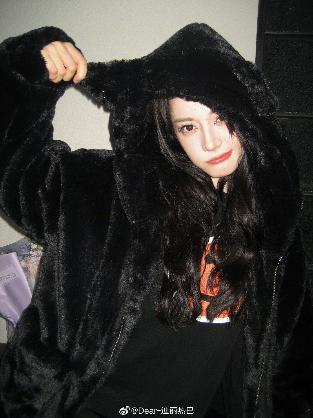 冬天就要暖fufu的衣服和软fufu的迪丽热巴！ 