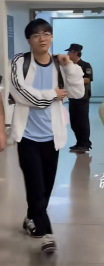 网恋：清清奔现：通厕 