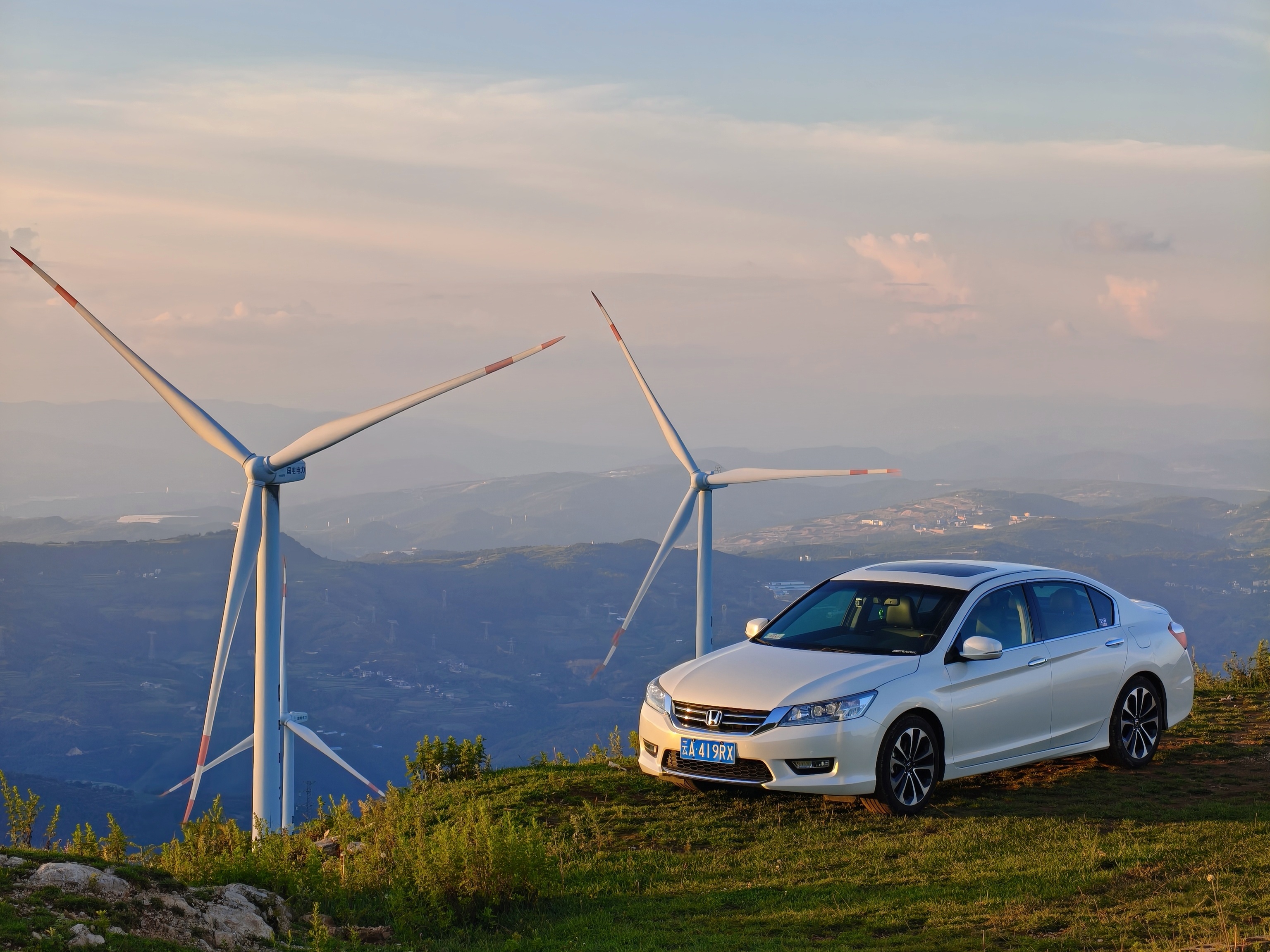 汇总一下近期给9代雅阁CR4轿车拍的不错的照片[开学季][开学季]本田雅阁 ​​